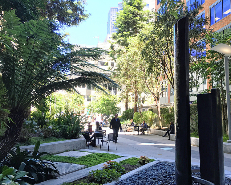 Spear Street Plaza
