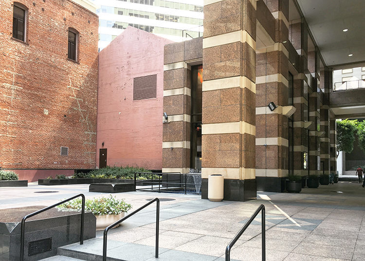 71 Stevenson St Pedestrian Walkways